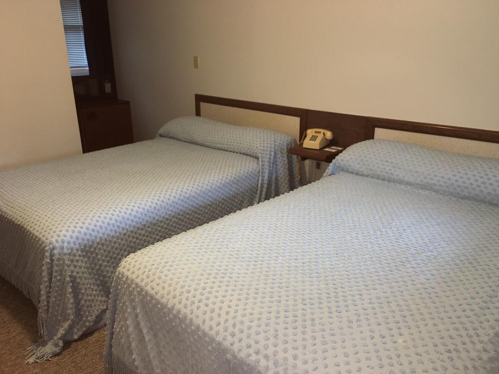 Mcgregor Inn Motel Wilton ภายนอก รูปภาพ