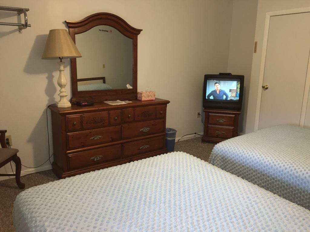 Mcgregor Inn Motel Wilton ภายนอก รูปภาพ