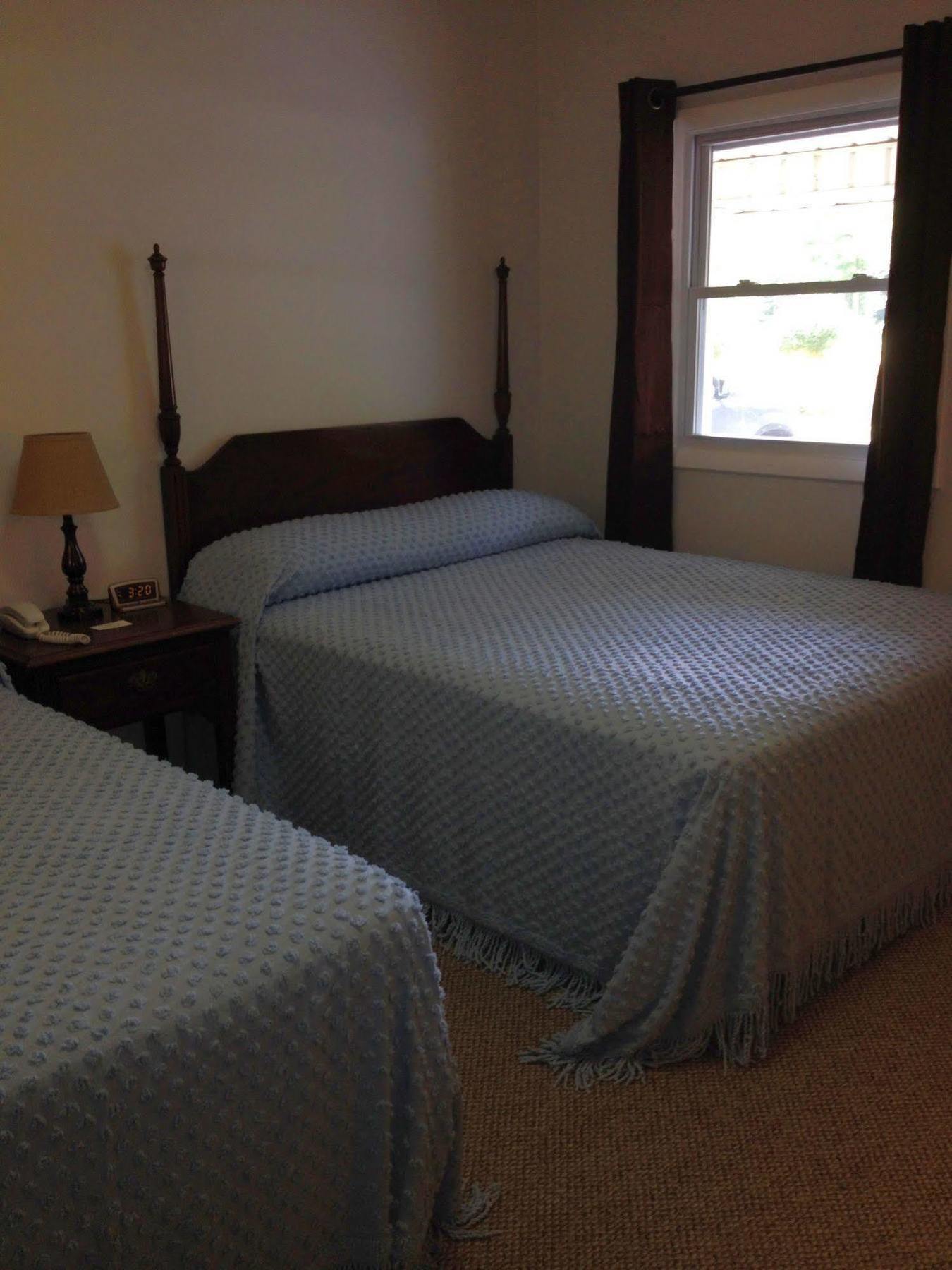 Mcgregor Inn Motel Wilton ภายนอก รูปภาพ
