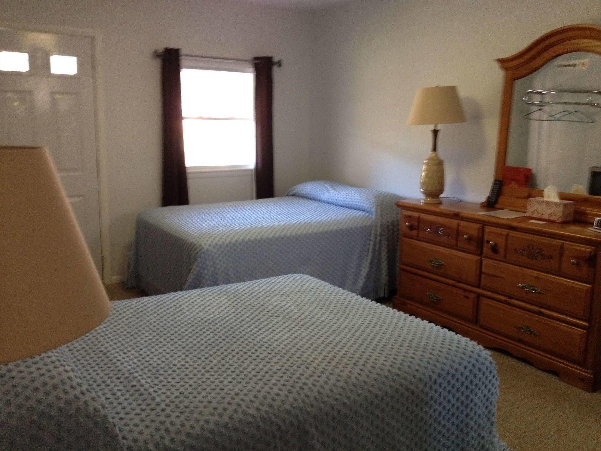 Mcgregor Inn Motel Wilton ภายนอก รูปภาพ