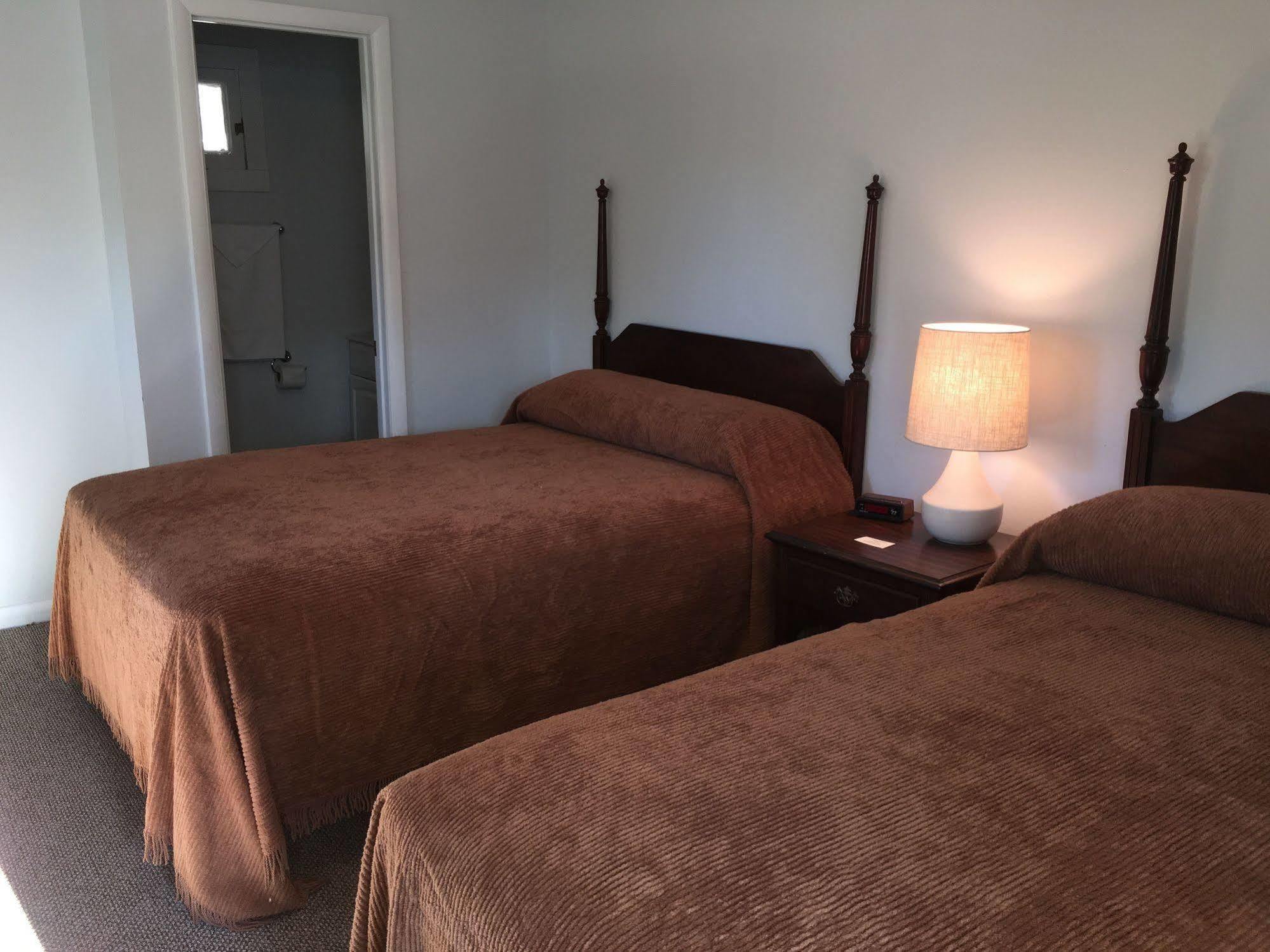 Mcgregor Inn Motel Wilton ภายนอก รูปภาพ