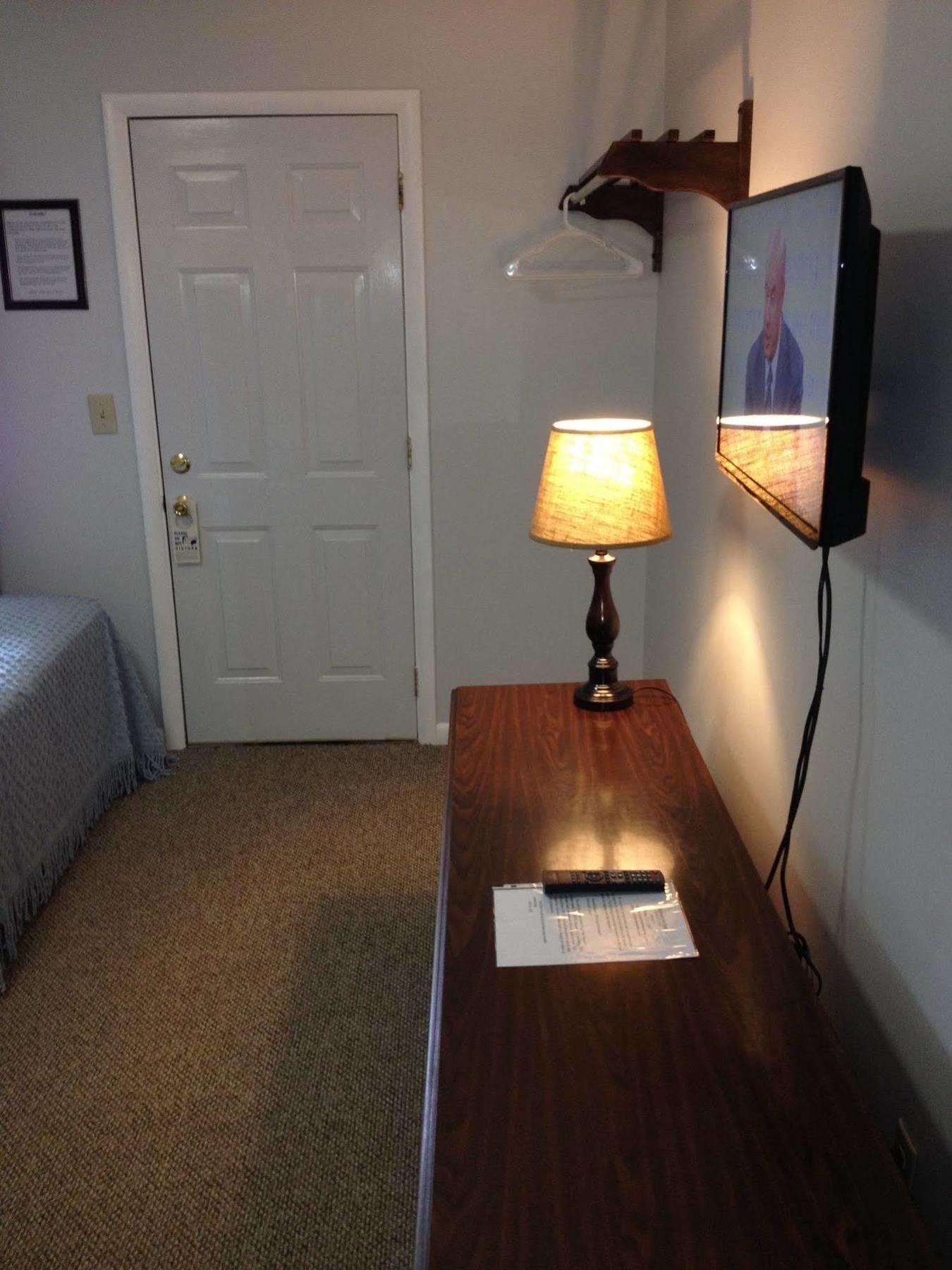 Mcgregor Inn Motel Wilton ภายนอก รูปภาพ