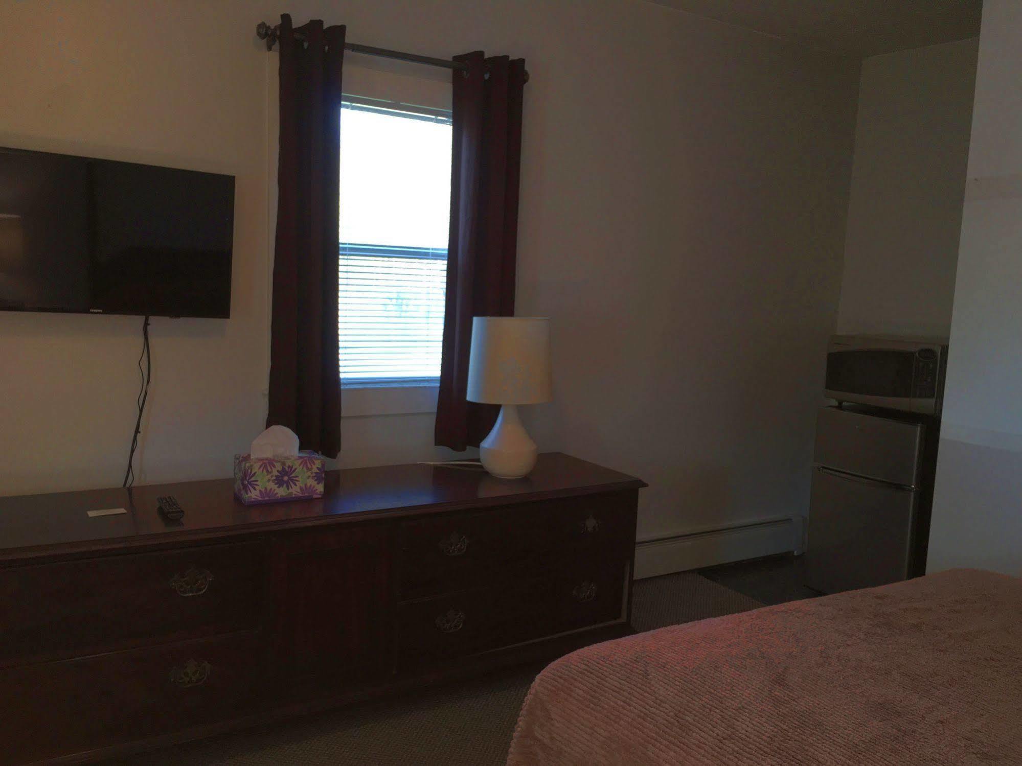 Mcgregor Inn Motel Wilton ภายนอก รูปภาพ